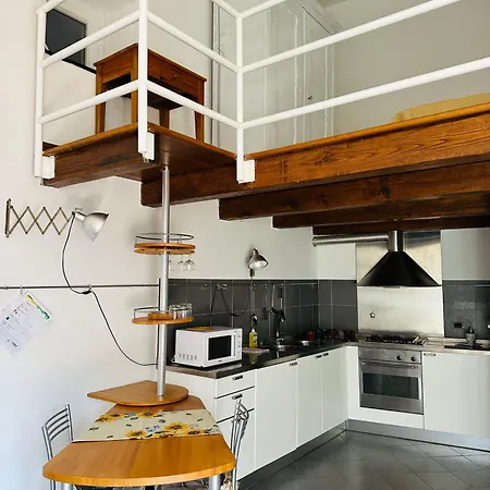 Ammiraglia & Sottobordo Apartment *